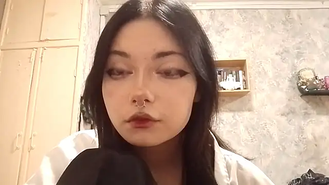 Snapshot of Beeping_Creature chatting on November 2, 2025, 1:05 pm Beeping Creature online show from November 2, 2025, 1:05 pm