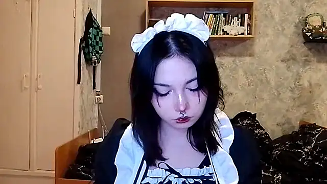 Snapshot of Beeping_Creature chatting on October 31, 2025, 4:25 pm Beeping Creature online show from October 31, 2025, 4:25 pm