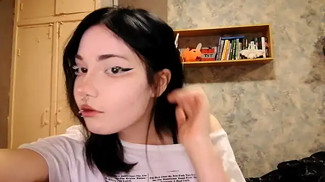 Snapshot of Beeping_Creature chatting on October 25, 2025, 2:28 pm Beeping Creature online show from October 25, 2025, 2:28 pm