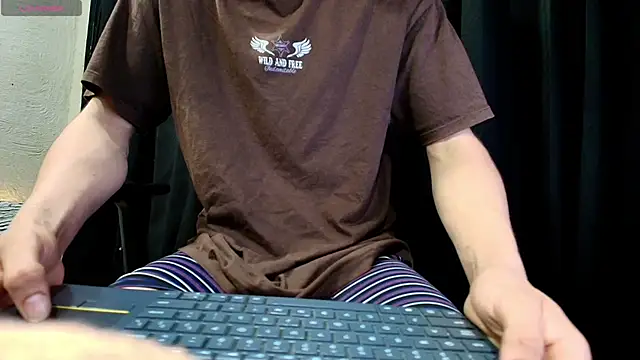 Snapshot of ZackMaye chatting on October 2, 2025, 3:32 am ZackMaye online show from October 2, 2025, 3:32 am