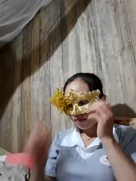 Tuyet xx online show from October 18, 2025, 2:13 am