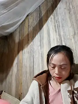 Tuyet xx online show from October 29, 2025, 8:41 pm