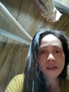 Tuyet xx online show from October 7, 2025, 5:25 pm