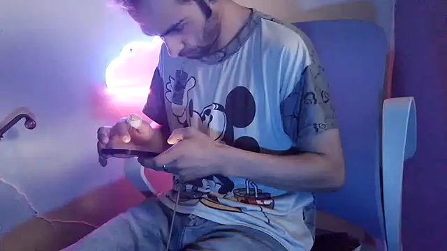 highinhtxx online show from May 19, 2026, 5:20 pm