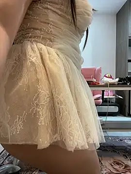 lee ly online show from April 10, 2026, 4:47 pm