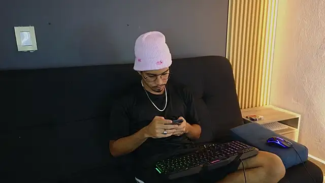 Snapshot of Jaybrown__1 chatting on October 17, 2025, 3:21 am Jaybrown 1 online show from October 17, 2025, 3:21 am