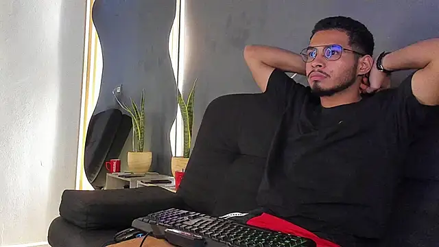 Snapshot of Jaybrown__1 chatting on October 31, 2025, 2:35 pm Jaybrown 1 online show from October 31, 2025, 2:35 pm