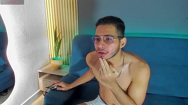 Snapshot of Jaybrown__1 chatting on December 15, 2025, 8:25 pm Jaybrown 1 online show from December 15, 2025, 8:25 pm