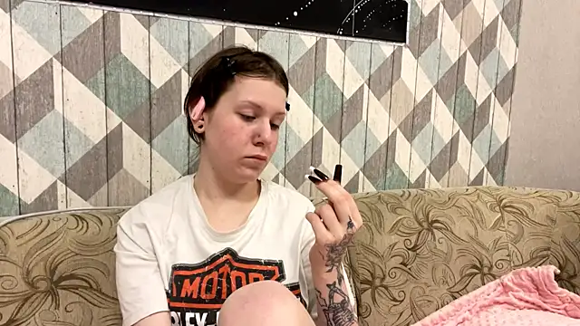 RebelKitsune online show from November 30, 2025, 3:57 pm