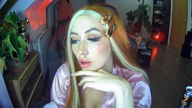 Snapshot of MissCarliFoxx chatting on October 25, 2025, 9:48 pm MissCarliFoxx online show from October 25, 2025, 9:48 pm