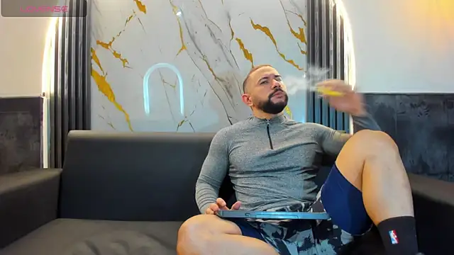 Snapshot of isaac_franko chatting on November 26, 2025, 12:49 pm isaac franko online show from November 26, 2025, 12:49 pm