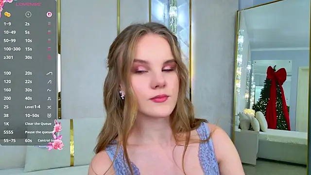 Lili Lohan online show from November 28, 2025, 5:02 pm