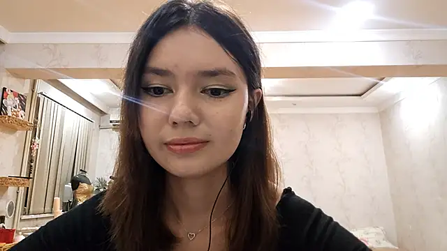 Snapshot of ImogeneMalinconico chatting on October 21, 2025, 6:18 pm ImogeneMalinconico online show from October 21, 2025, 6:18 pm