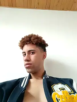 Snapshot of The_boy_good chatting on November 6, 2025, 9:30 pm The boy good online show from November 6, 2025, 9:30 pm