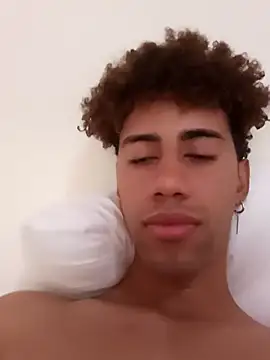 Snapshot of The_boy_good chatting on December 19, 2025, 6:21 pm The boy good online show from December 19, 2025, 6:21 pm