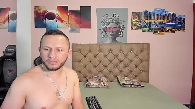 Snapshot of scarlett_vex chatting on October 30, 2025, 12:42 am scarlett vex online show from October 30, 2025, 12:42 am