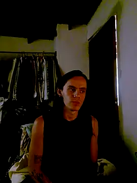 monroedelrey online show from December 5, 2025, 7:01 pm