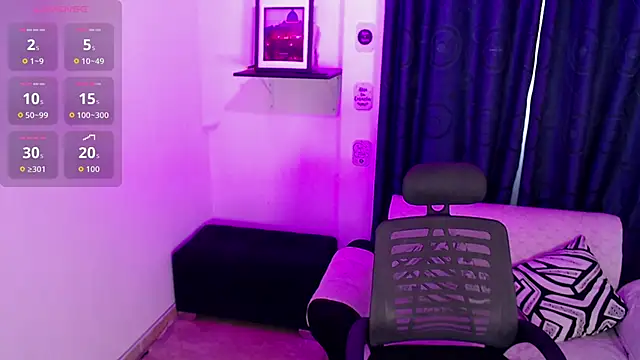  evee  online show from November 13, 2025, 3:49 pm