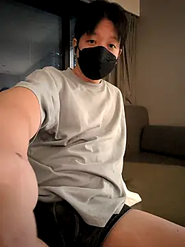 yuuukiiiip online show from June 4, 2026, 4:11 pm