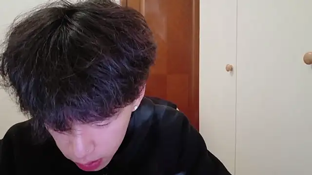 hangzi-0011 online show from November 15, 2025, 8:51 am