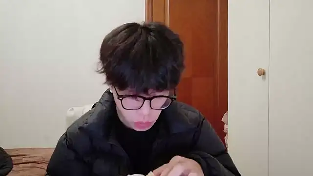 hangzi-0011 online show from December 1, 2025, 1:34 pm