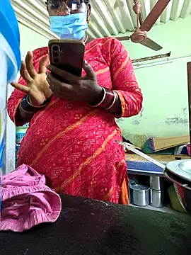 Snapshot of Tamilselviroja- chatting on June 27, 2026, 3:34 am Tamilselviroja- online show from June 27, 2026, 3:34 am