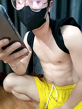 Tuna08k online show from October 22, 2025, 12:26 pm