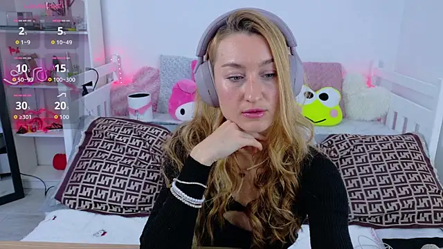 Snapshot of MysticRoxanne chatting on November 21, 2025, 10:47 am MysticRoxanne online show from November 21, 2025, 10:47 am