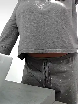 sexyguenda online show from March 29, 2026, 9:00 am