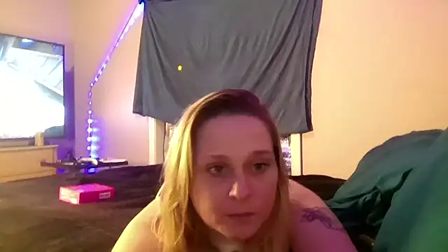 Queen2454 online show from October 11, 2025, 3:02 pm