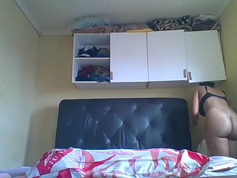 Snapshot of carrie_tee chatting on November 4, 2025, 8:51 am carrie tee online show from November 4, 2025, 8:51 am