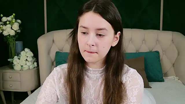 EvaSwen online show from April 18, 2026, 3:58 pm