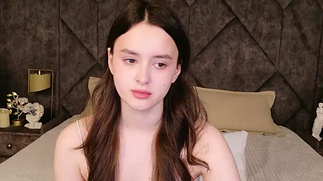 EvaSwen online show from April 19, 2026, 6:10 pm