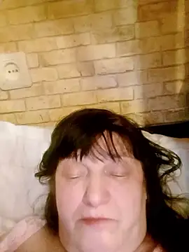 Snapshot of Apeesynka55211 chatting on January 5, 2026, 8:34 pm Apeesynka55211 online show from January 5, 2026, 8:34 pm