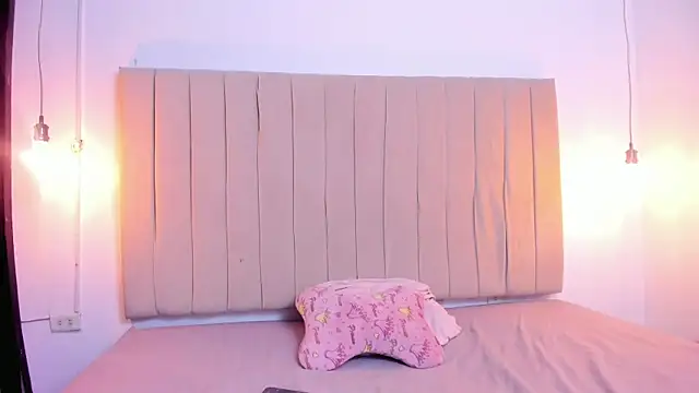 Snapshot of mara_hil chatting on December 15, 2025, 4:29 am mara hil online show from December 15, 2025, 4:29 am