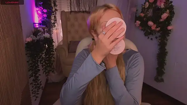 kitten murray  online show from November 4, 2025, 5:33 am