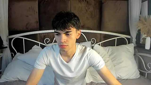 Snapshot of JaremyHarris chatting on October 14, 2025, 9:04 pm JaremyHarris online show from October 14, 2025, 9:04 pm