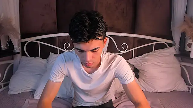 Snapshot of JaremyHarris chatting on October 12, 2025, 8:43 pm JaremyHarris online show from October 12, 2025, 8:43 pm