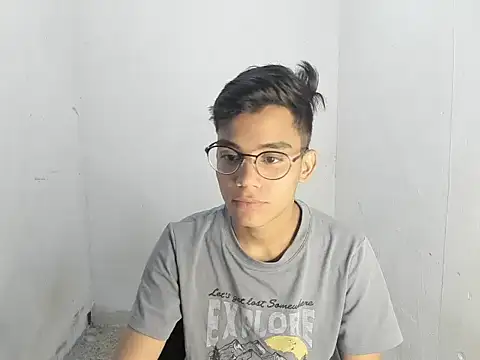 Snapshot of Deivi_colins_23 chatting on October 22, 2025, 3:22 pm Deivi colins 23 online show from October 22, 2025, 3:22 pm