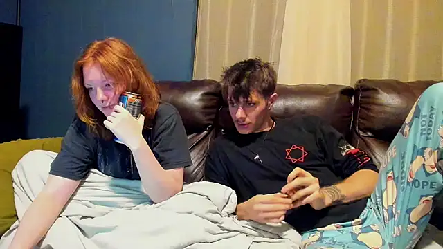 Snapshot of LoversUnleashedXO chatting on October 5, 2025, 3:30 am LoversUnleashedXO online show from October 5, 2025, 3:30 am