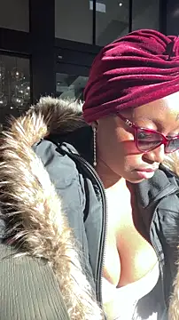 tia   fox online show from November 19, 2025, 7:47 pm