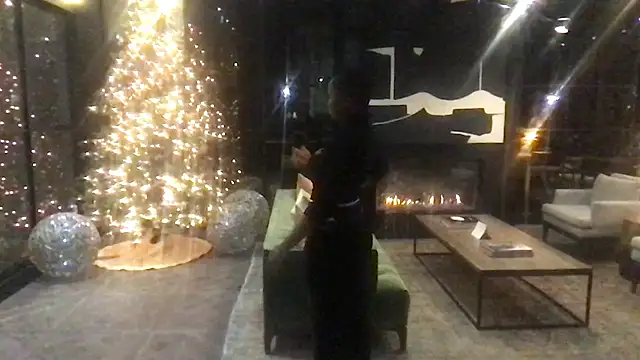 tia   fox online show from November 27, 2025, 9:32 am