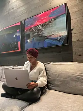 tia   fox online show from November 8, 2025, 10:08 am