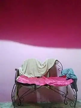 Snapshot of davidcaldera chatting on October 10, 2025, 4:24 am davidcaldera online show from October 10, 2025, 4:24 am