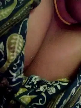 Snapshot of harinisree chatting on October 29, 2025, 5:45 pm harinisree online show from October 29, 2025, 5:45 pm