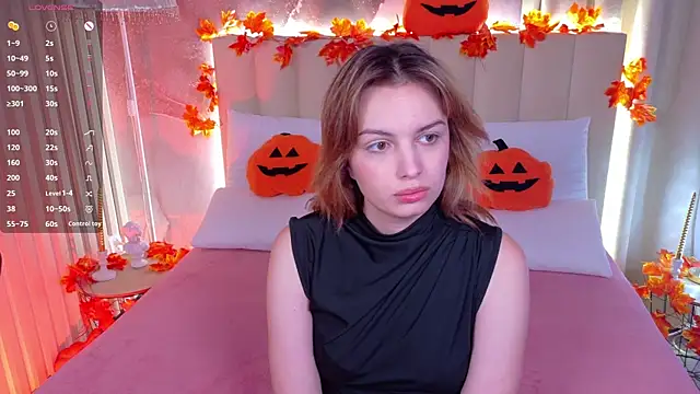 VioletteRose online show from October 19, 2025, 4:54 pm