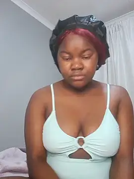 Snapshot of Floree chatting on October 7, 2025, 10:55 pm Floree online show from October 7, 2025, 10:55 pm