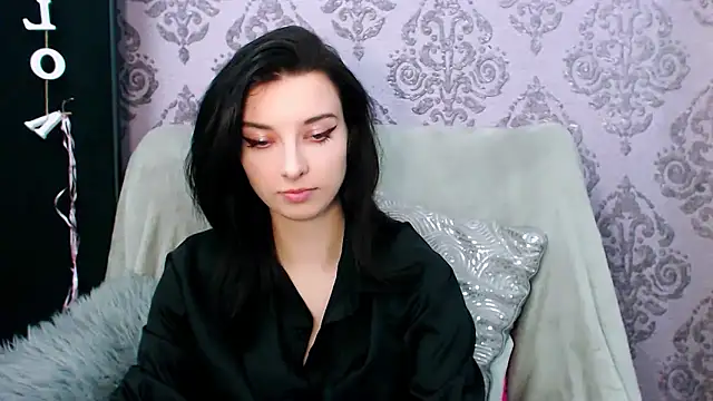 Snapshot of DominantLuna chatting on November 23, 2025, 8:41 pm DominantLuna online show from November 23, 2025, 8:41 pm