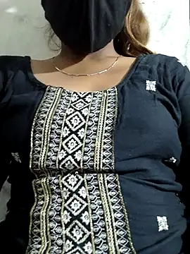 Snapshot of Hotty_ruvi chatting on November 2, 2025, 6:13 pm Hotty ruvi online show from November 2, 2025, 6:13 pm