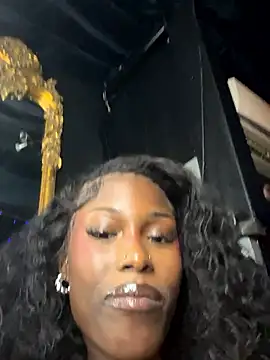 Snapshot of StarElexis chatting on November 11, 2025, 12:05 am StarElexis online show from November 11, 2025, 12:05 am